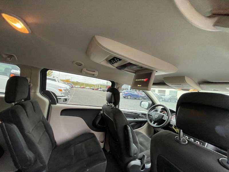 Dodge Grand Caravan Vehicle Image 04