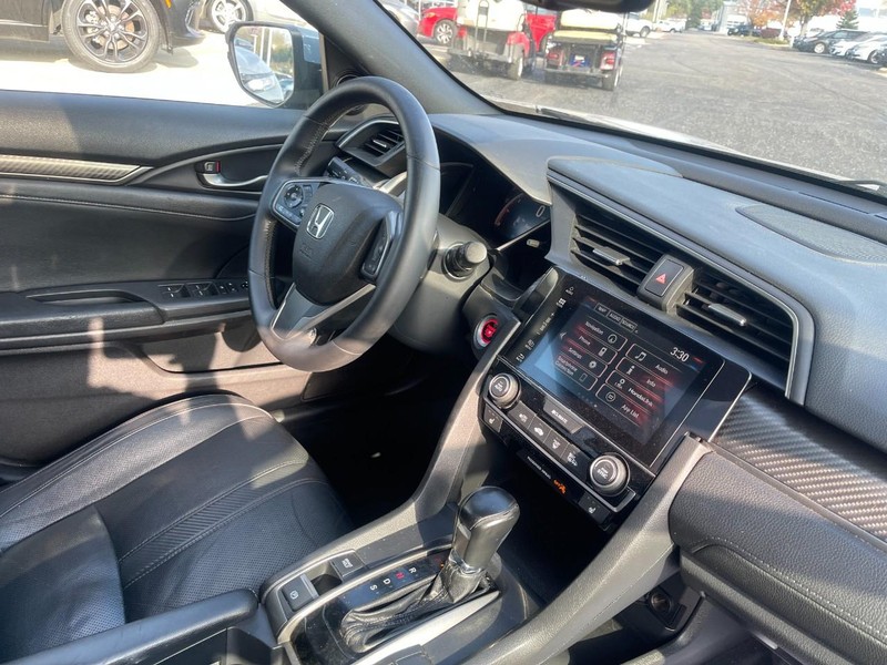 Honda Civic Hatchback Vehicle Image 02