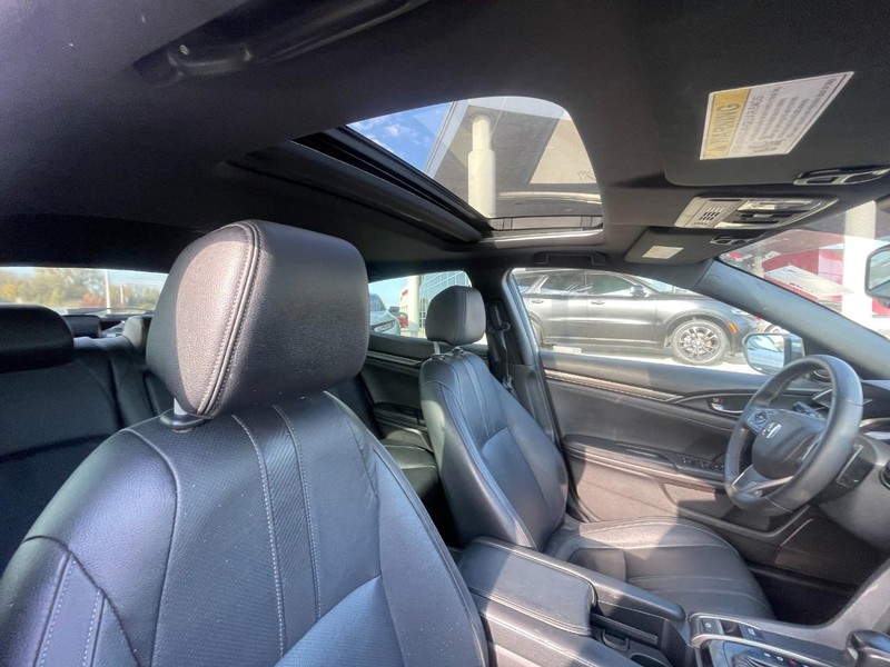 Honda Civic Hatchback Vehicle Image 03