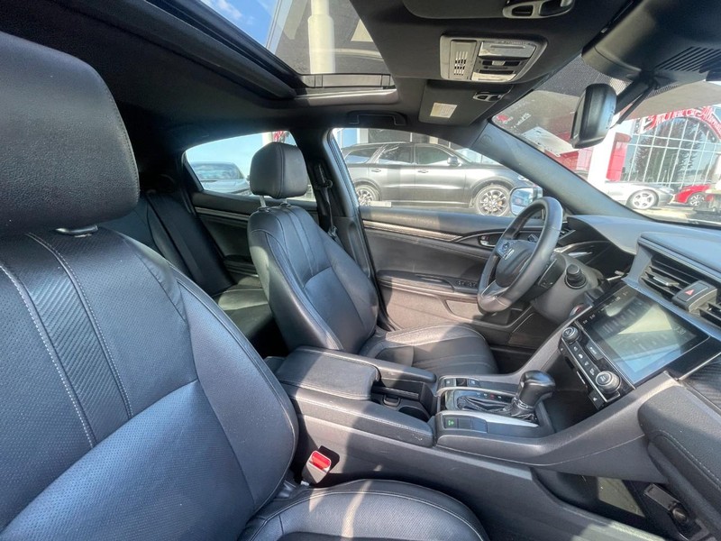 Honda Civic Hatchback Vehicle Image 04