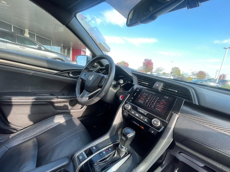 Honda Civic Hatchback Vehicle Image 06