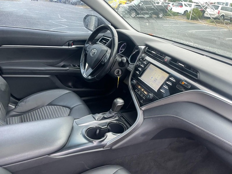 Toyota Camry Vehicle Image 02
