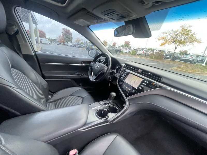 Toyota Camry Vehicle Image 06