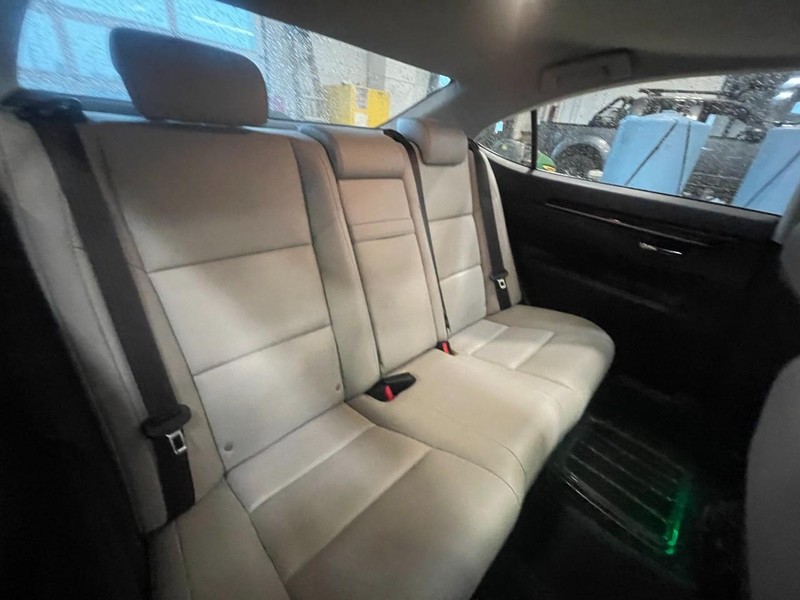 Lexus ES 350 Vehicle Image 05