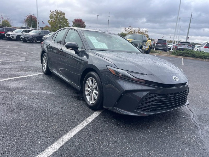 Toyota Camry Vehicle Image 02