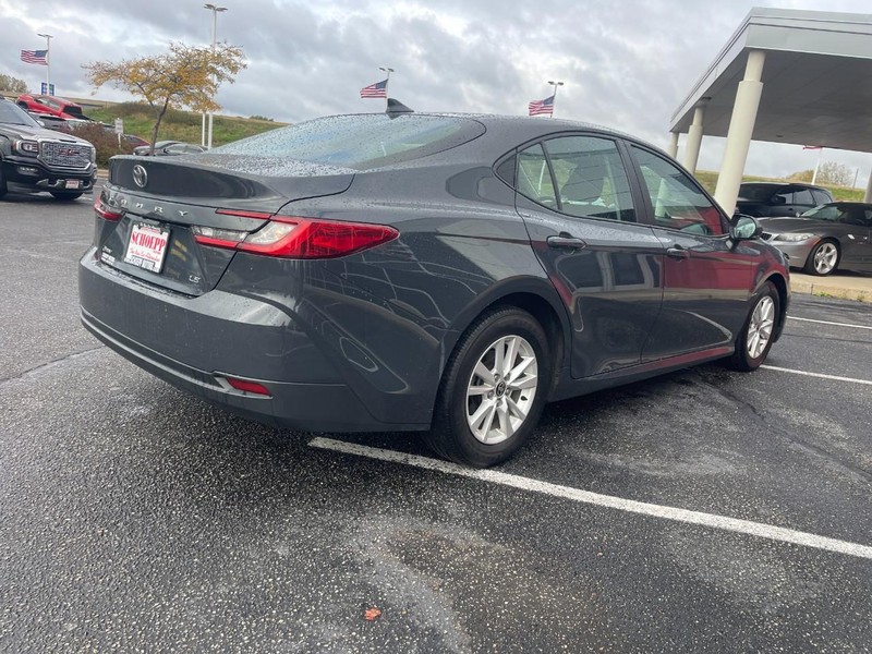 Toyota Camry Vehicle Image 03