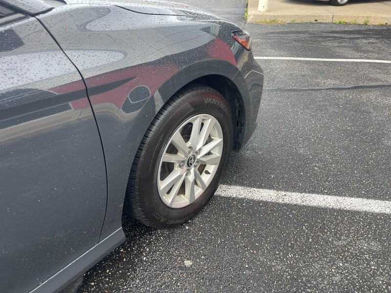 Toyota Camry Vehicle Image 05