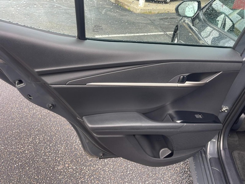 Toyota Camry Vehicle Image 14