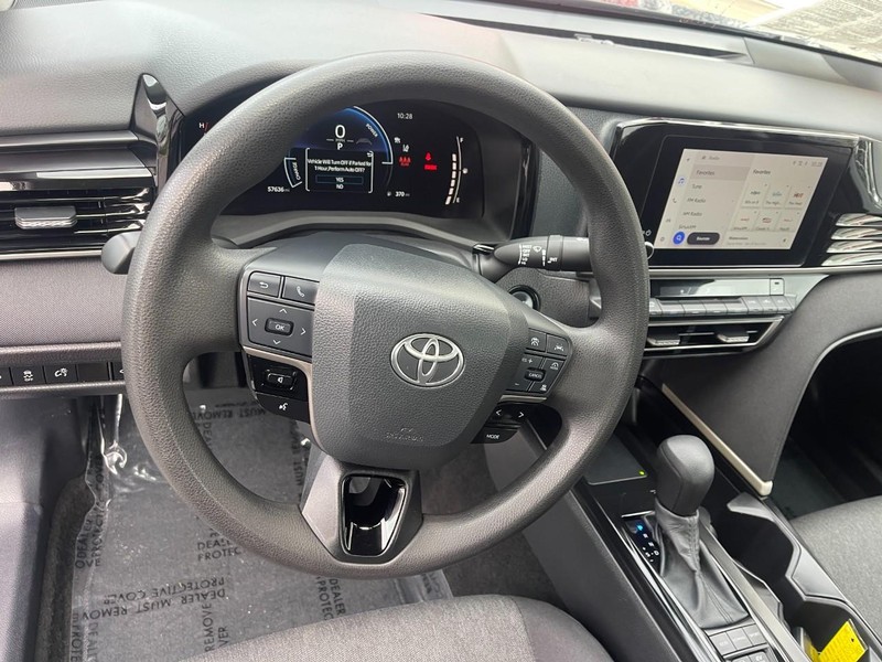 Toyota Camry Vehicle Image 18