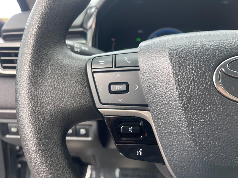 Toyota Camry Vehicle Image 19