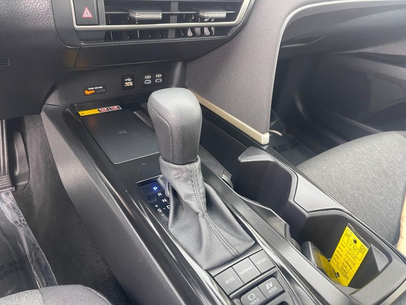 Toyota Camry Vehicle Image 22