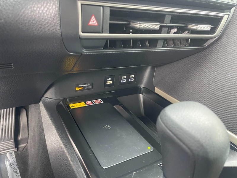 Toyota Camry Vehicle Image 23