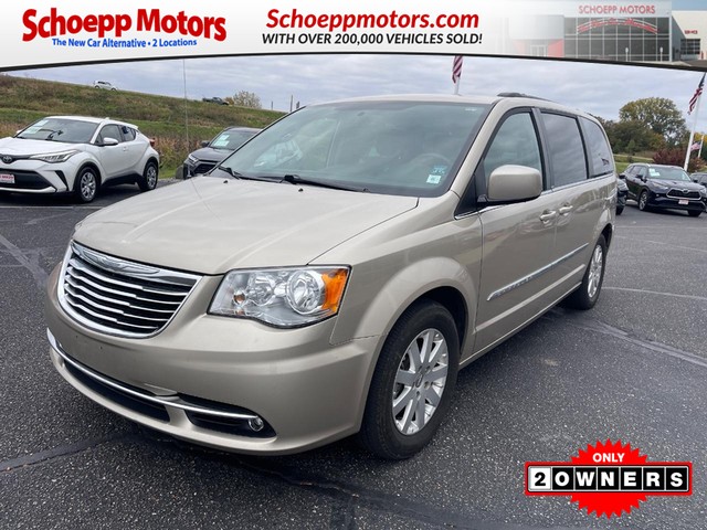 more details - chrysler town & country