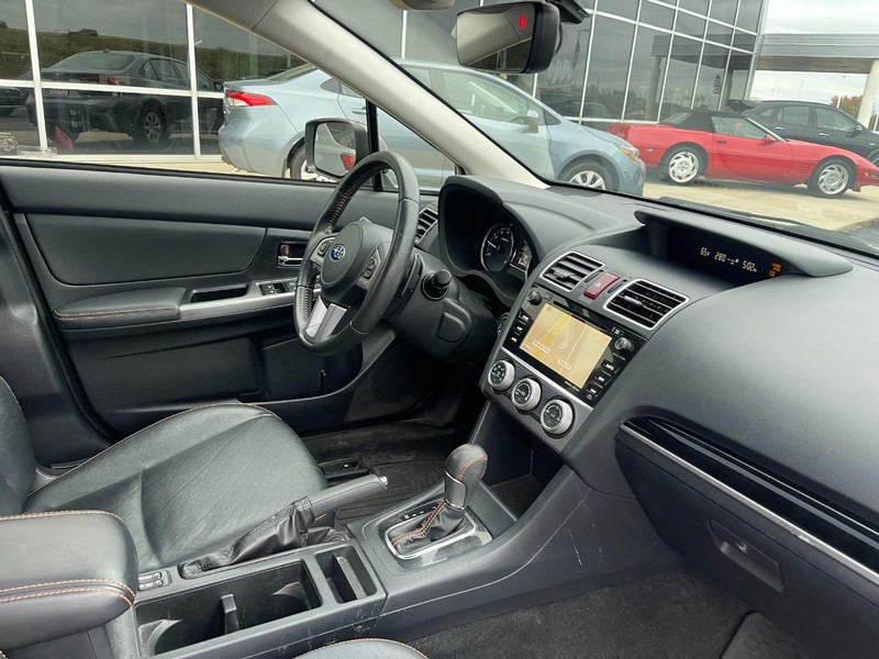 Subaru Crosstrek Vehicle Image 02
