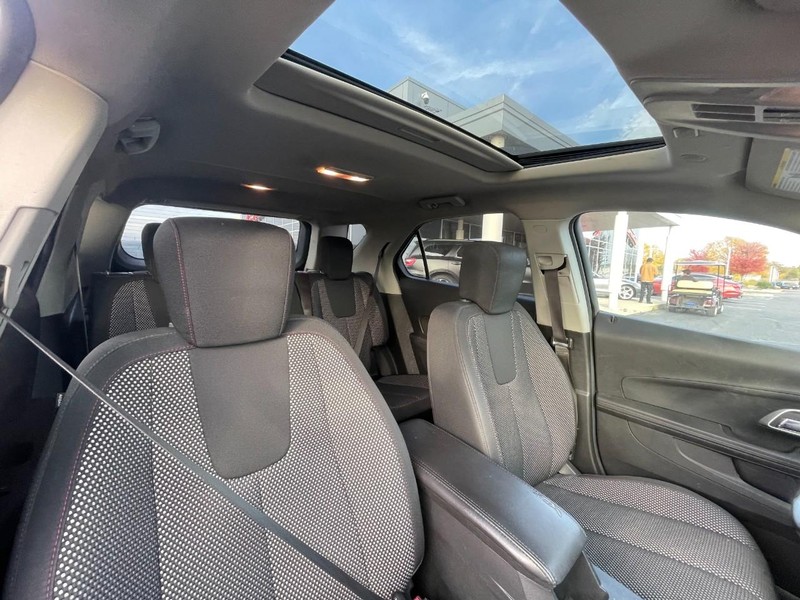 Chevrolet Equinox Vehicle Image 04
