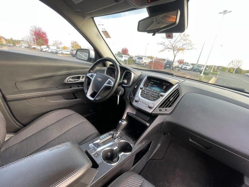 Chevrolet Equinox Vehicle Image 05