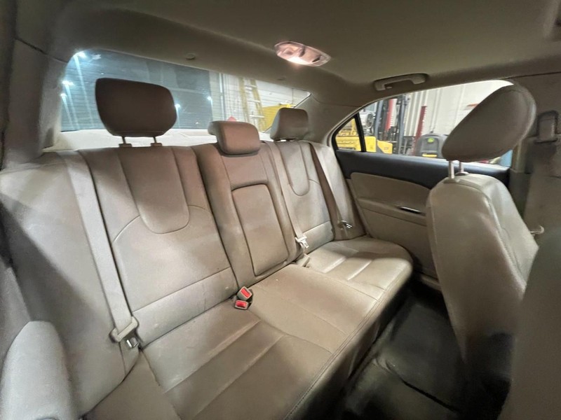 Ford Fusion Vehicle Image 05