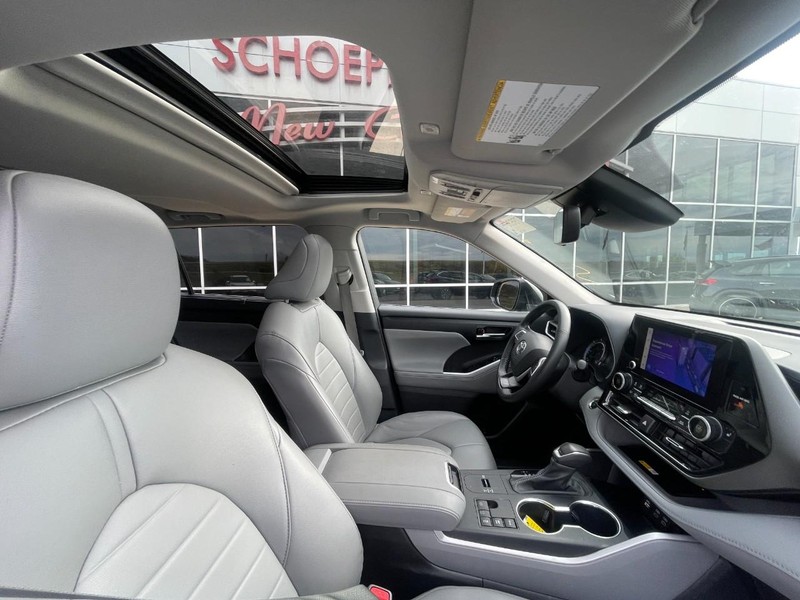 Toyota Highlander Vehicle Image 03