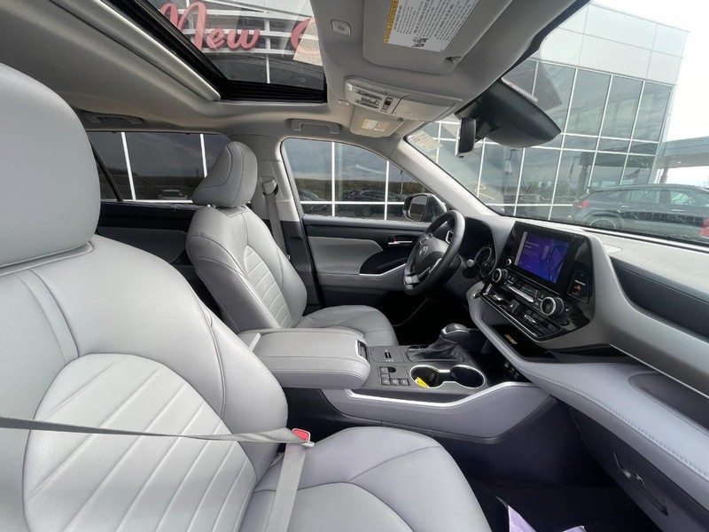 Toyota Highlander Vehicle Image 04