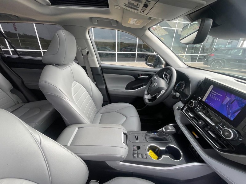 Toyota Highlander Vehicle Image 06