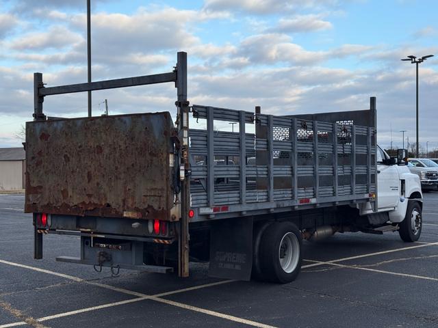 Chevrolet Silverado MD Vehicle Full-screen Gallery Image 03