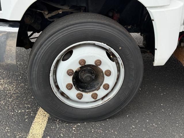 Chevrolet Silverado MD Vehicle Full-screen Gallery Image 06