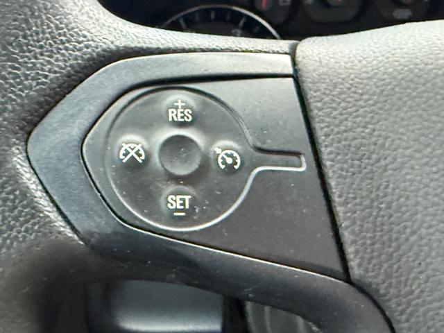 Chevrolet Silverado MD Vehicle Full-screen Gallery Image 12