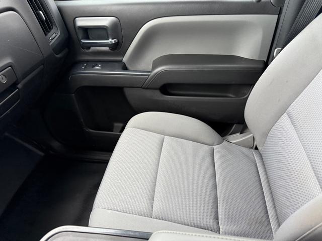 Chevrolet Silverado MD Vehicle Full-screen Gallery Image 15