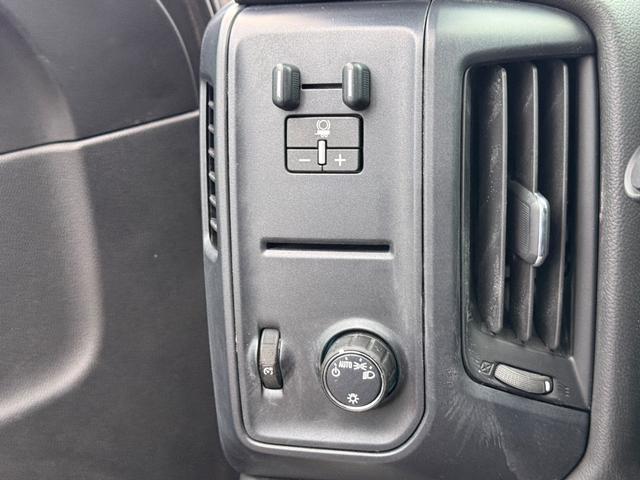 Chevrolet Silverado MD Vehicle Full-screen Gallery Image 17