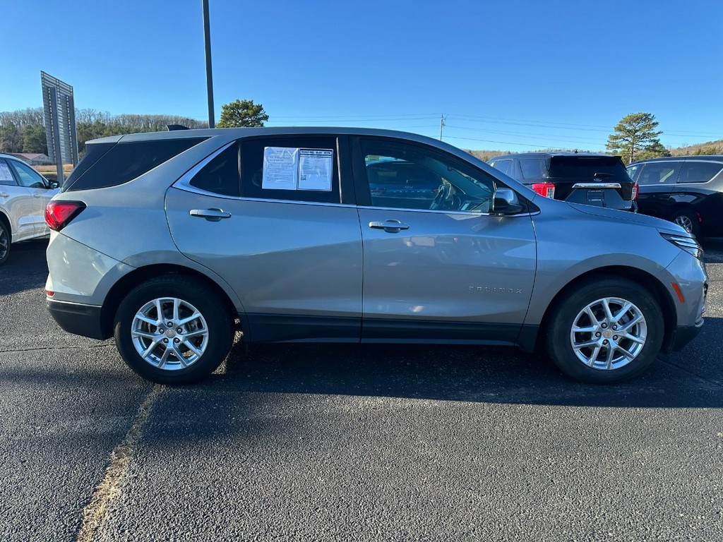 Chevrolet Equinox Vehicle Full-screen Gallery Image 02