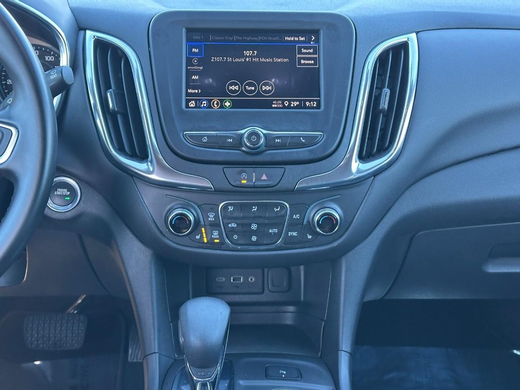 Chevrolet Equinox Vehicle Full-screen Gallery Image 13