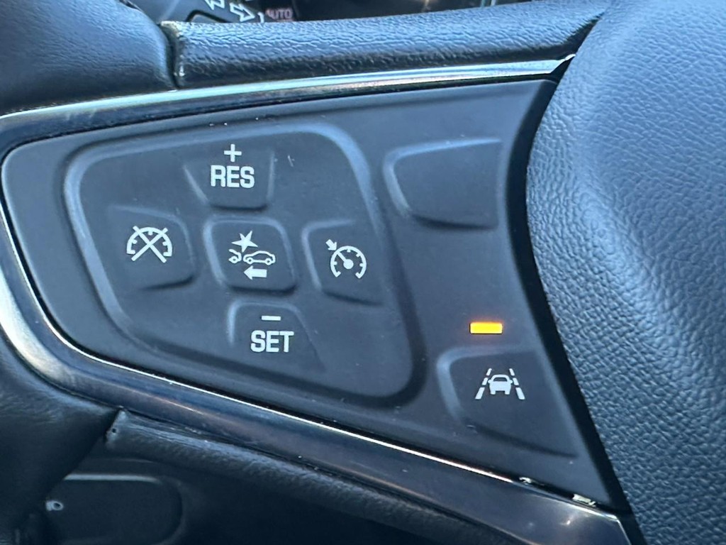 Chevrolet Equinox Vehicle Full-screen Gallery Image 18