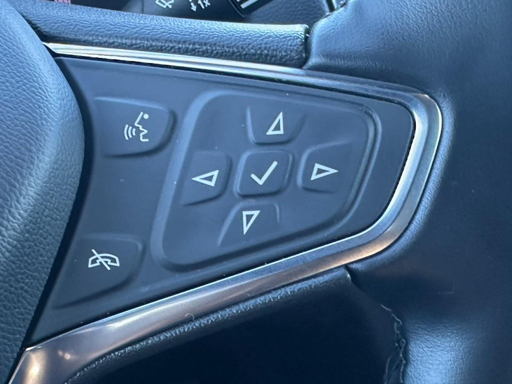 Chevrolet Equinox Vehicle Full-screen Gallery Image 19