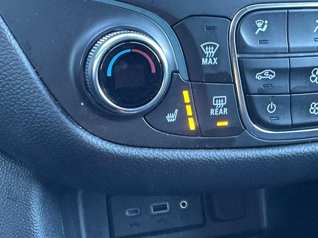 Chevrolet Equinox Vehicle Full-screen Gallery Image 21