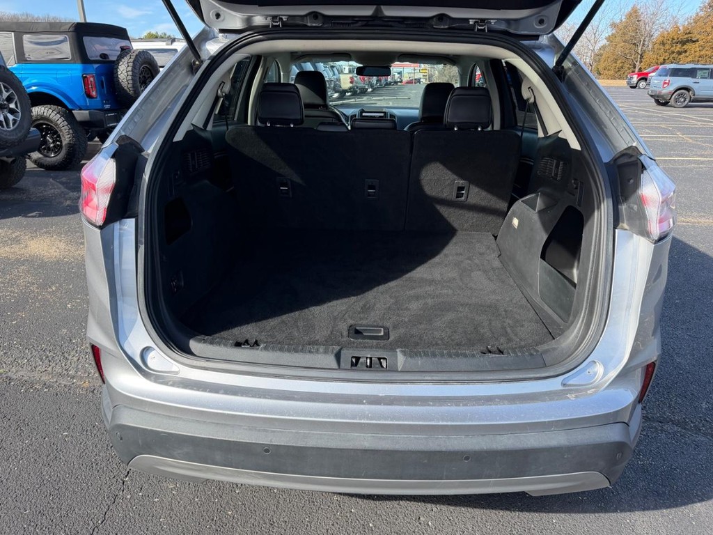 Ford Edge Vehicle Full-screen Gallery Image 05