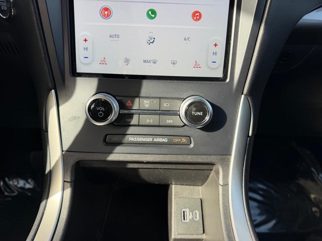 Ford Edge Vehicle Full-screen Gallery Image 15