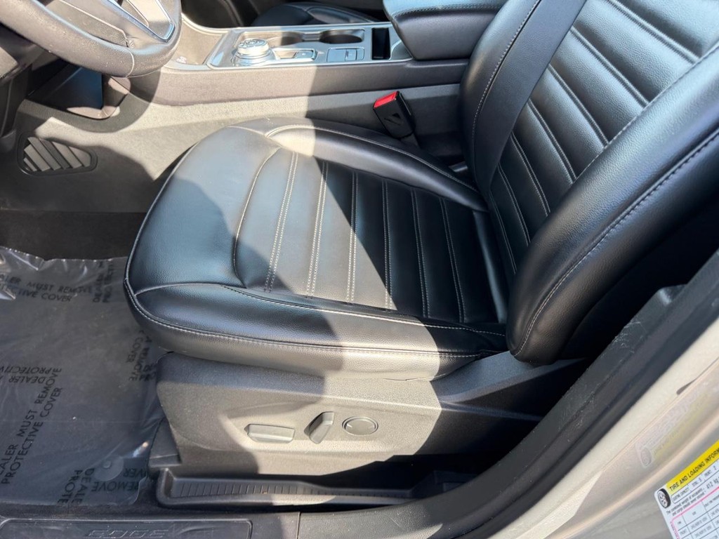 Ford Edge Vehicle Full-screen Gallery Image 19