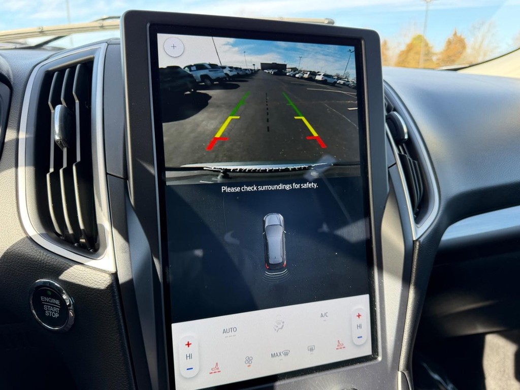 Ford Edge Vehicle Full-screen Gallery Image 21