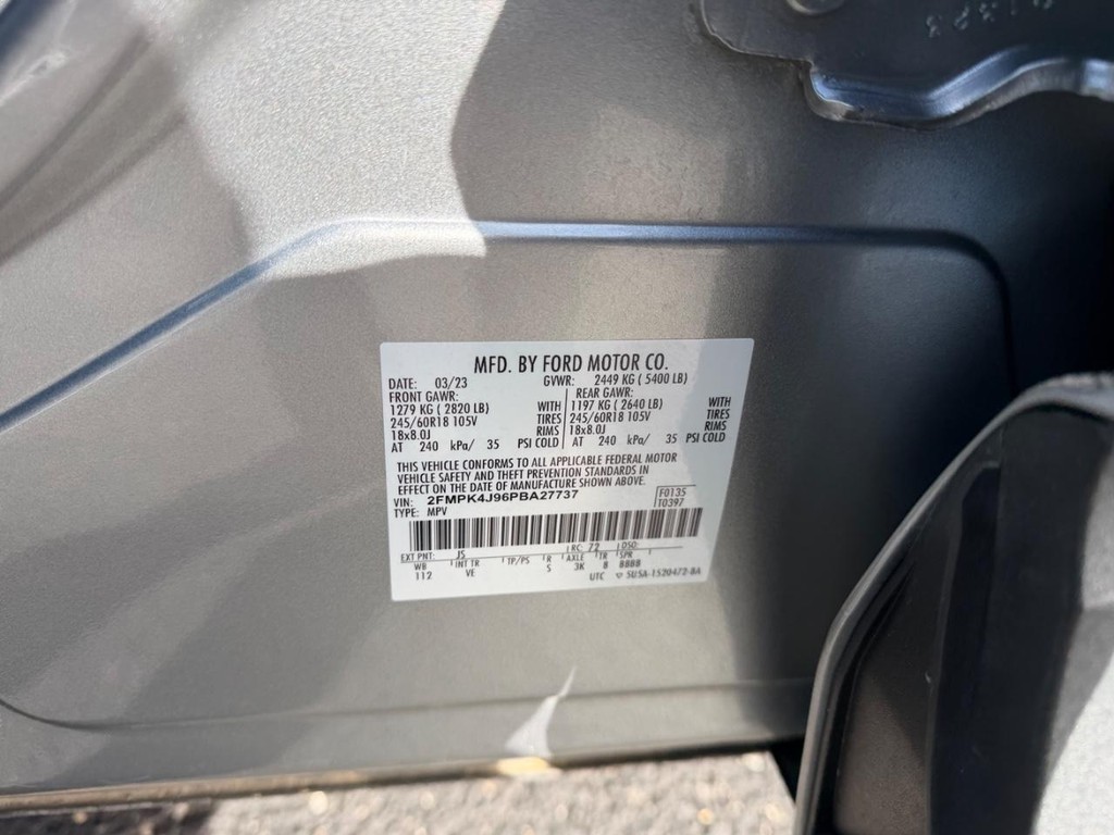 Ford Edge Vehicle Full-screen Gallery Image 22