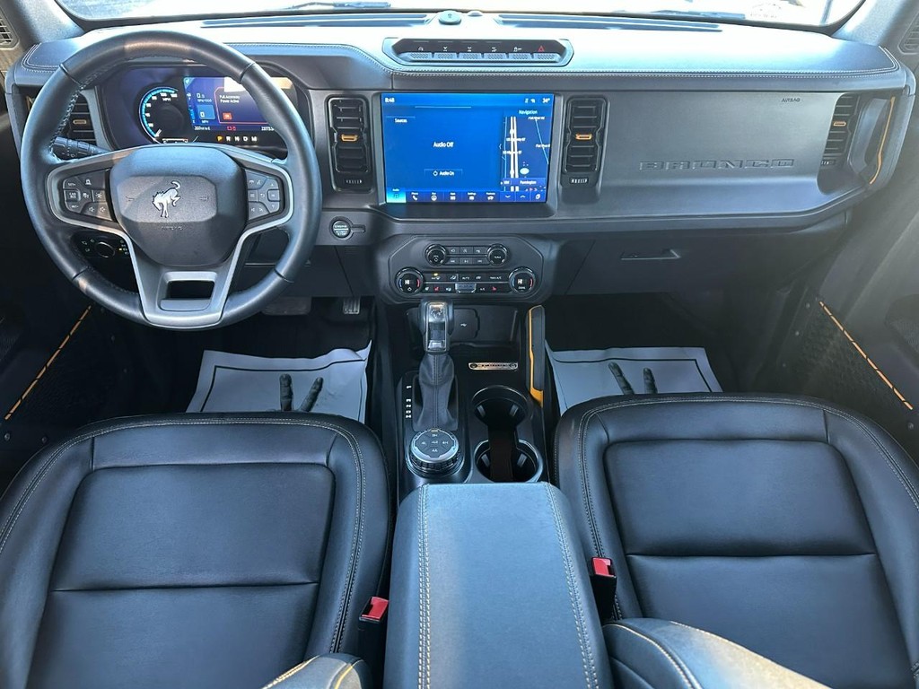 Ford Bronco Vehicle Full-screen Gallery Image 11