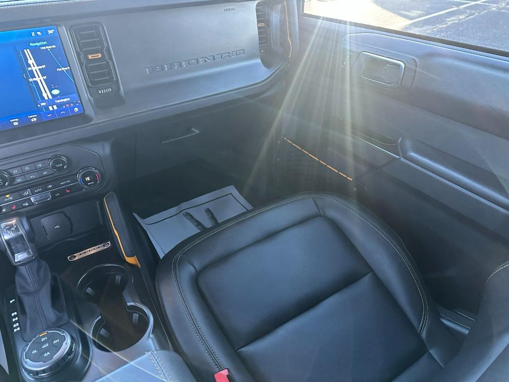 Ford Bronco Vehicle Full-screen Gallery Image 15