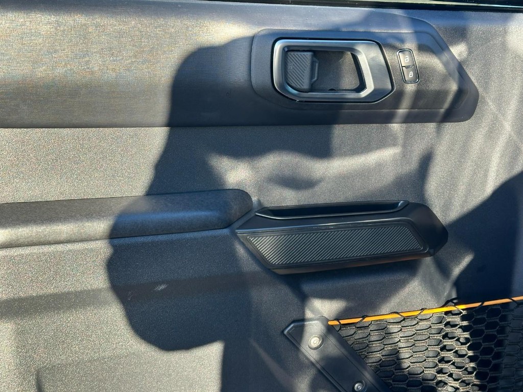 Ford Bronco Vehicle Full-screen Gallery Image 16