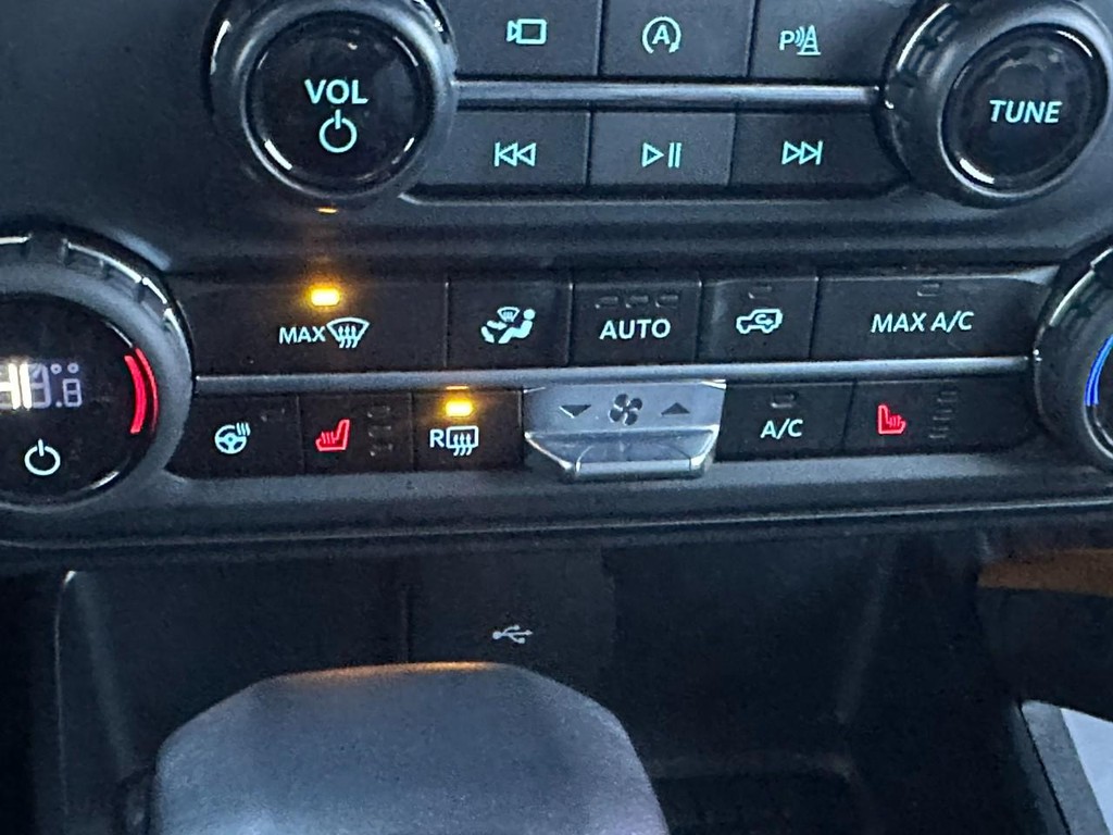 Ford Bronco Vehicle Full-screen Gallery Image 22