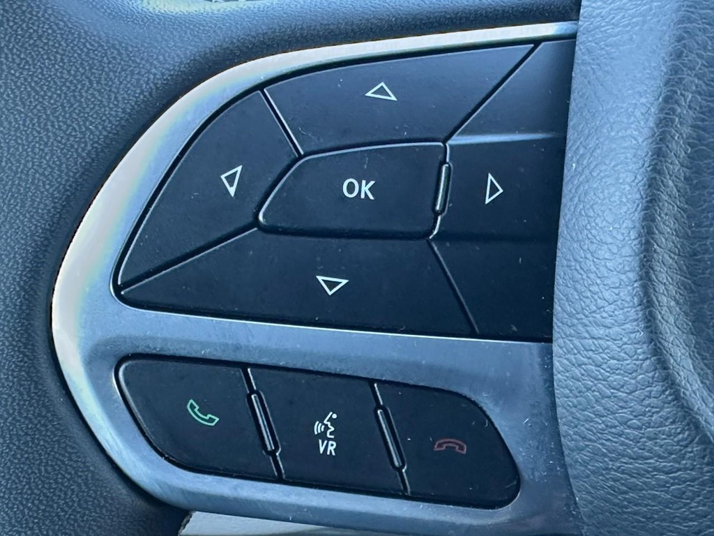 Chrysler Pacifica Vehicle Full-screen Gallery Image 20