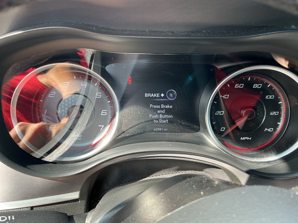 Dodge Charger Vehicle Full-screen Gallery Image 10