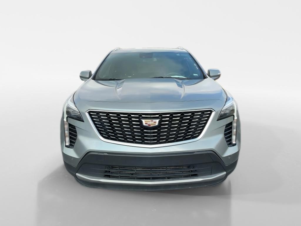 Cadillac XT4 Vehicle Full-screen Gallery Image 02