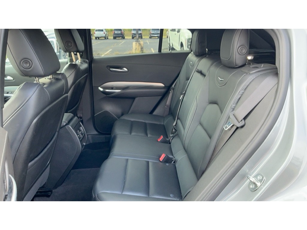 Cadillac XT4 Vehicle Full-screen Gallery Image 14