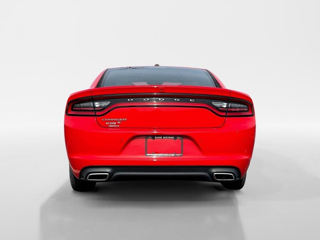 Dodge Charger Vehicle Full-screen Gallery Image 04