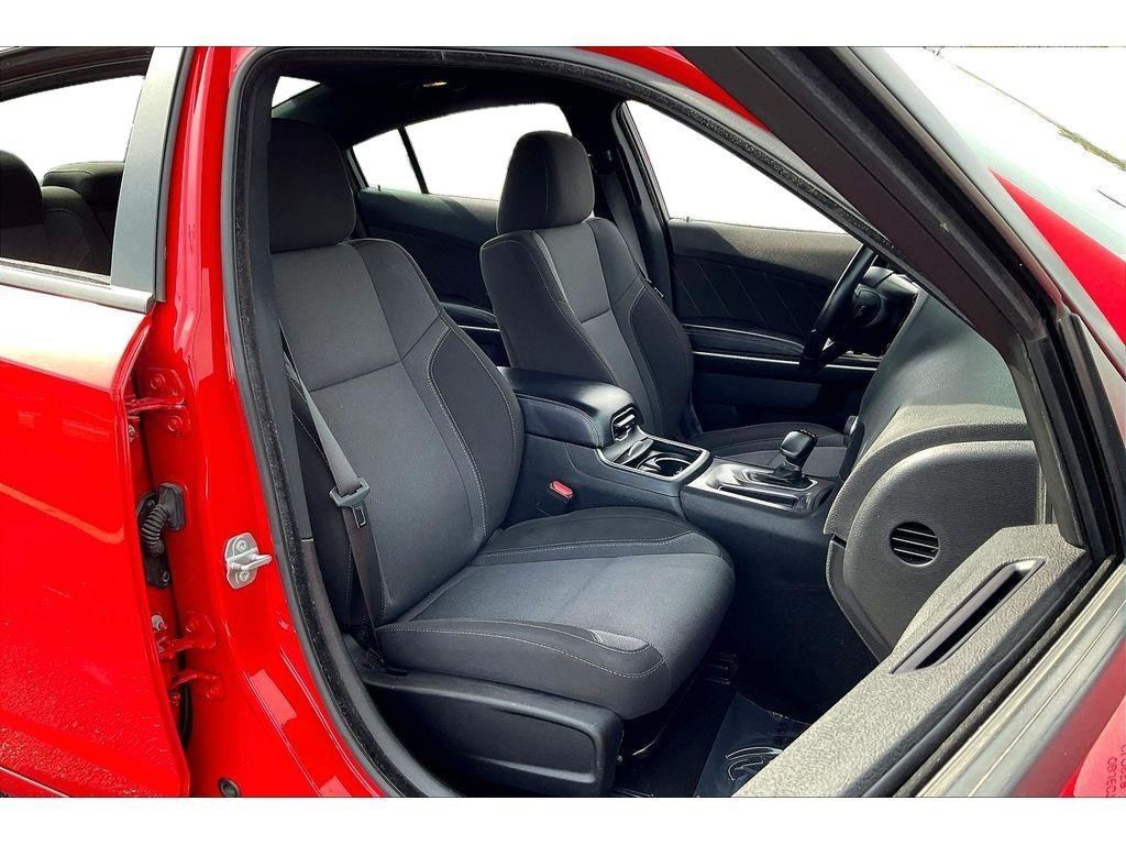 Dodge Charger Vehicle Full-screen Gallery Image 07