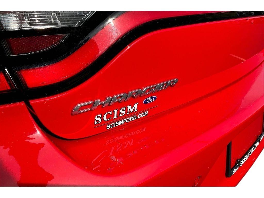 Dodge Charger Vehicle Full-screen Gallery Image 08